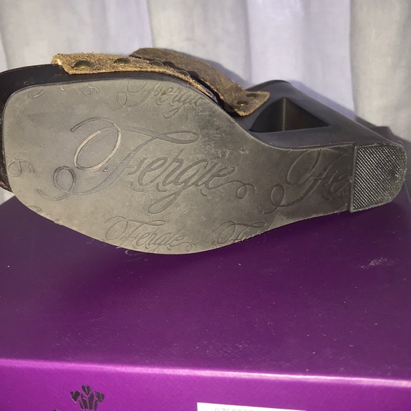 Fergie brown leather slip on wedges - Picture 3 of 3